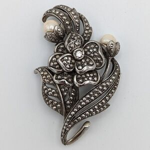 BROOCH KENNETH J LANE FOR AVON "ANTIQUE IMPRESSIONS" 1990 FLOWER PIN SILVER TONE